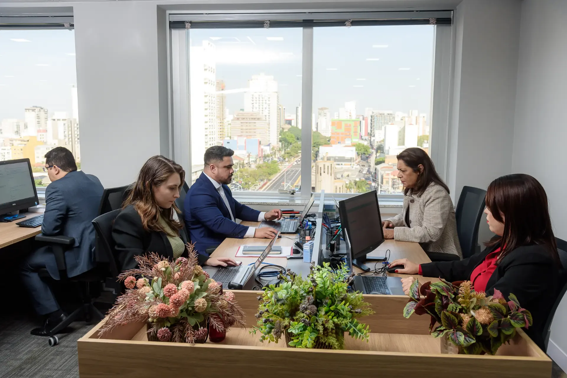 Equipe e estrutura administrativa da Paz Mendes