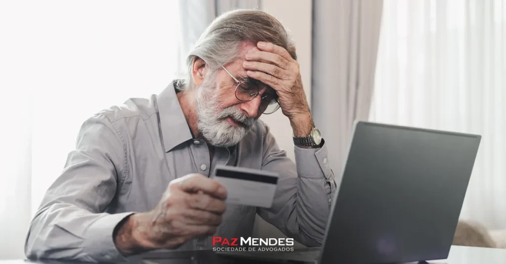 Golpe do entregador: O que fazer após ter o cartão clonado?