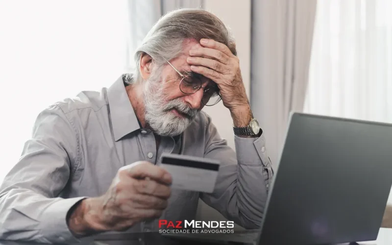 Golpe do entregador: O que fazer após ter o cartão clonado? Golpe do entregador