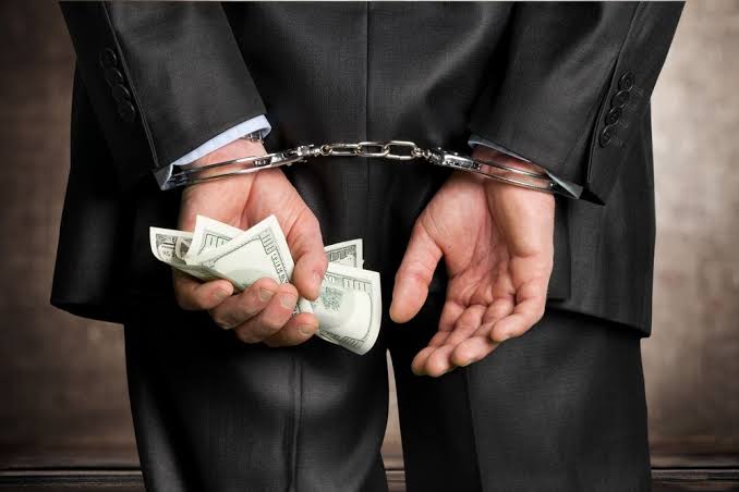 CRIMES EMPRESARIAIS